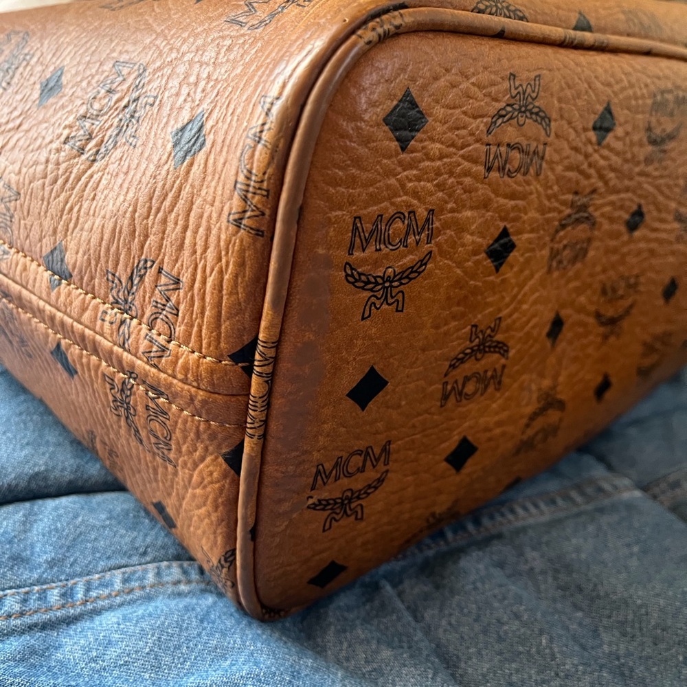 2 for Authentic MCM Cognac Visetos Tote and  new felt organizer - Picture 5 of 15